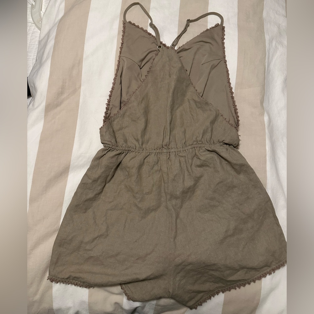 Romper - Picture 2 of 3